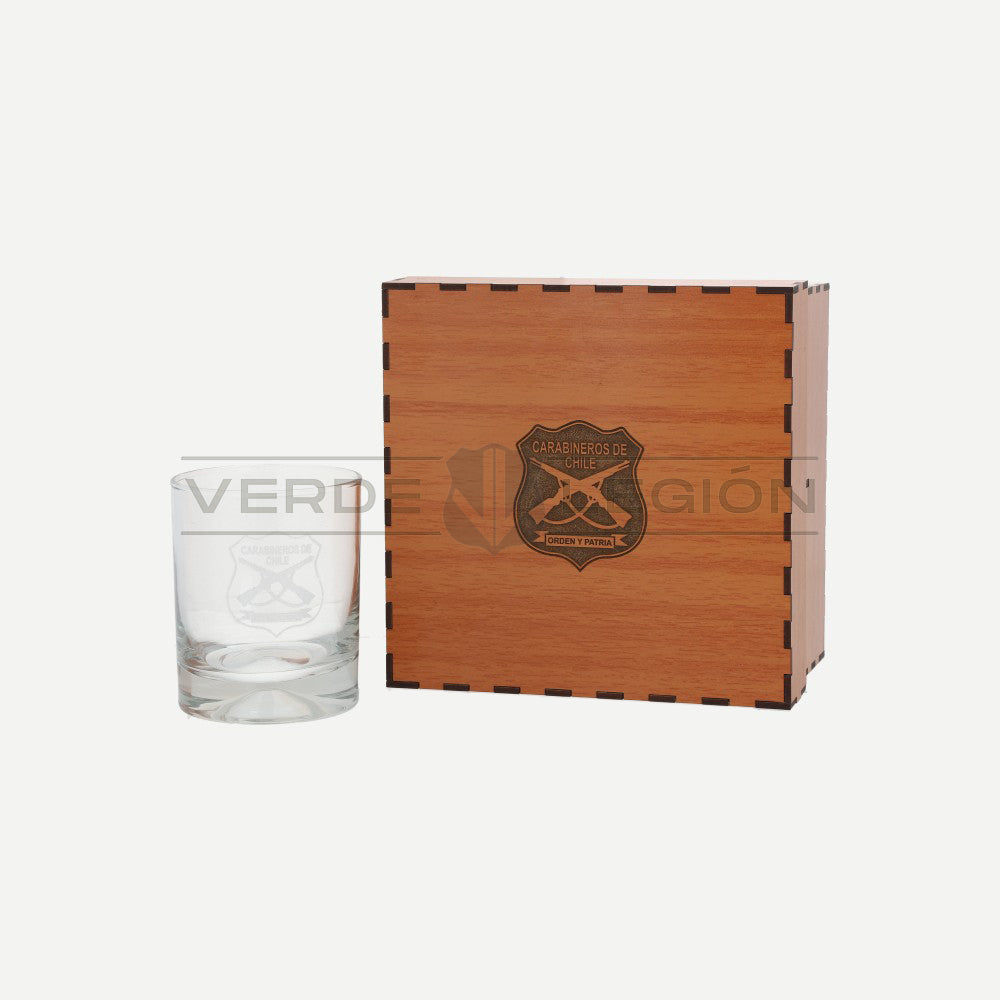 Set de 4 Vasos de Whisky Grabados en Caja Madera Escudo Carabineros