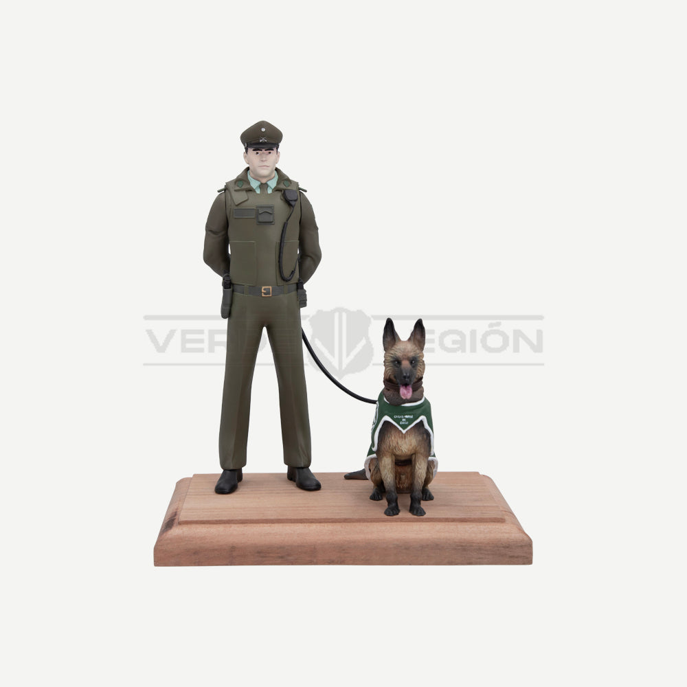Figura 3D Carabinero con Pastor Alemán en Base de Madera Personalizable