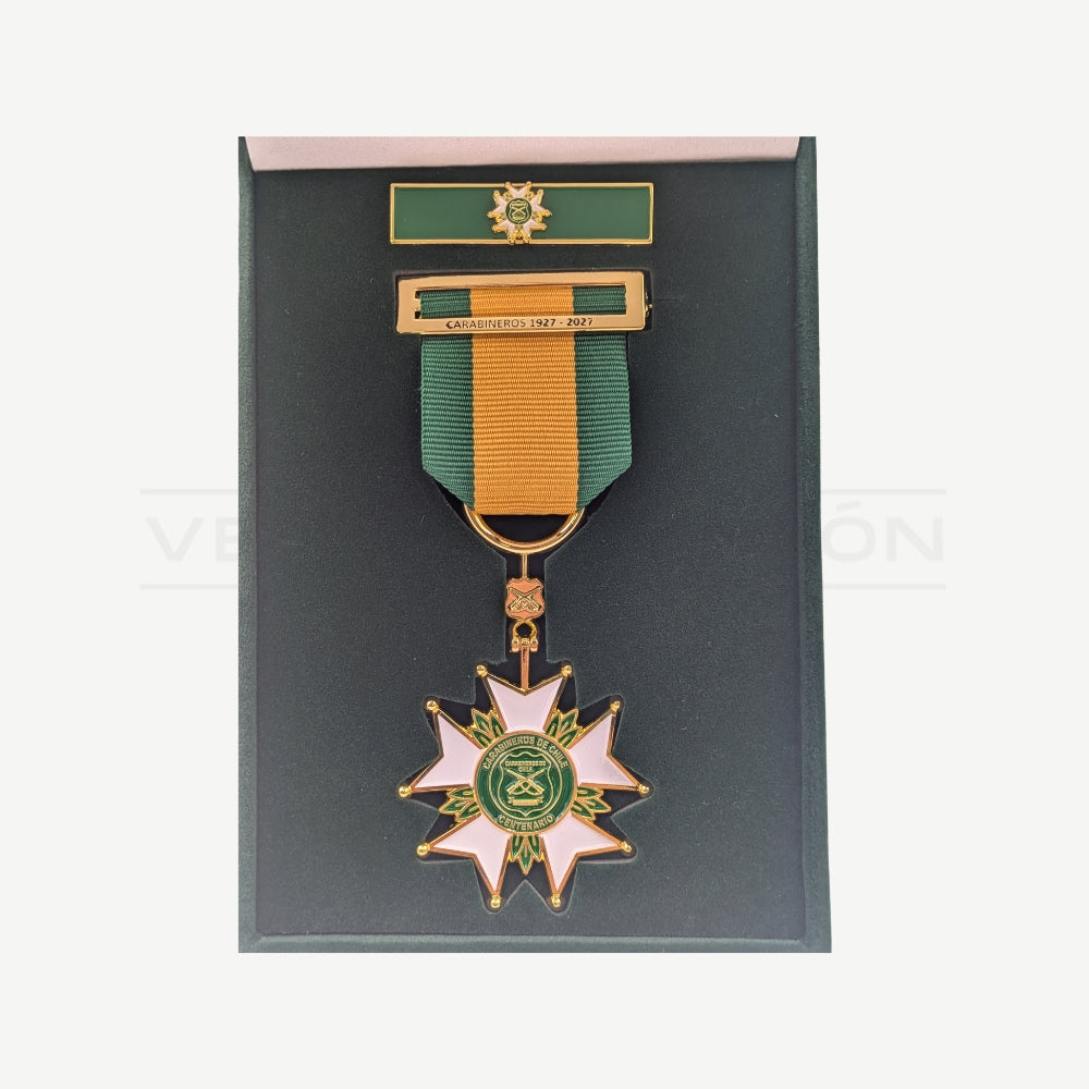 Medalla y Distintivo con Caja Centenario Carabineros de Chile